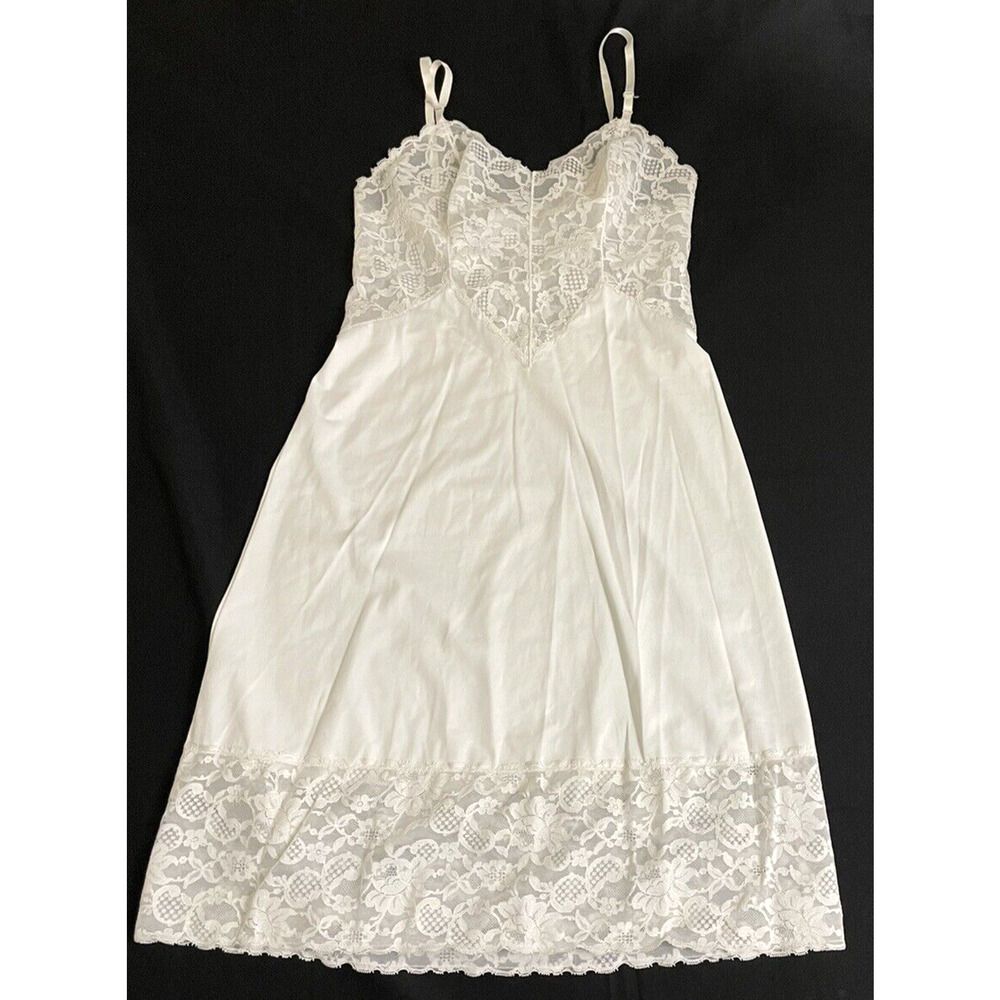 Vtg. Vanity Fair Full Slip Nylon Lace Ladies Lingerie 34 White Tan Made in USA